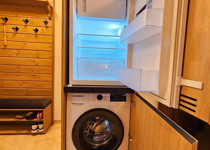 In Out Kosara Apartman Banszko